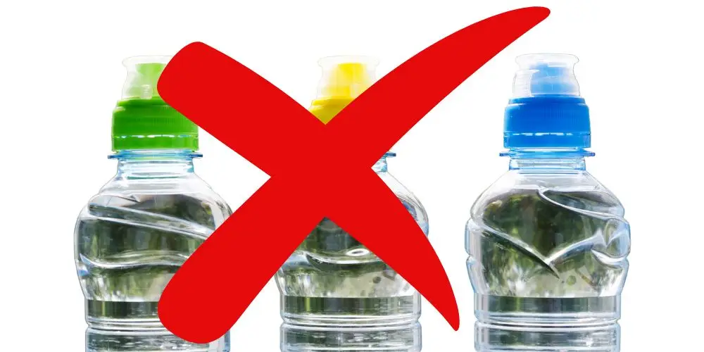 No usar una botella de plástico para el deporte o la oficina